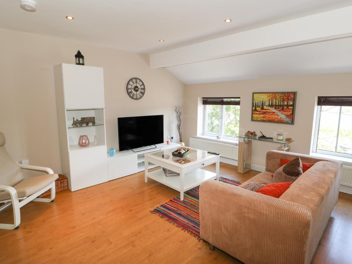 The Loft At The Lake Littleborough  Kültér fotó